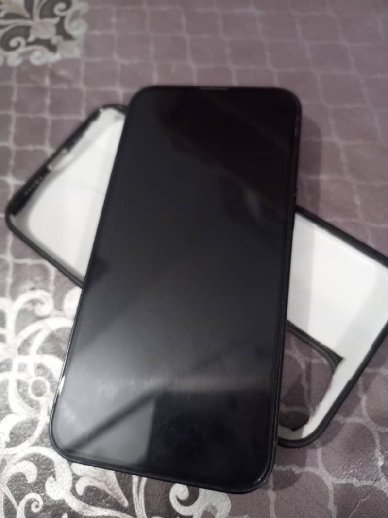 Apple iPhone 13 1