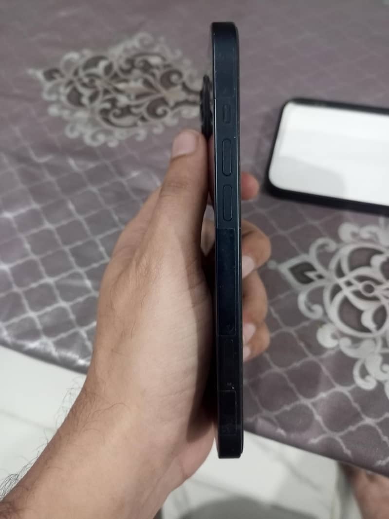 Apple iPhone 13 3