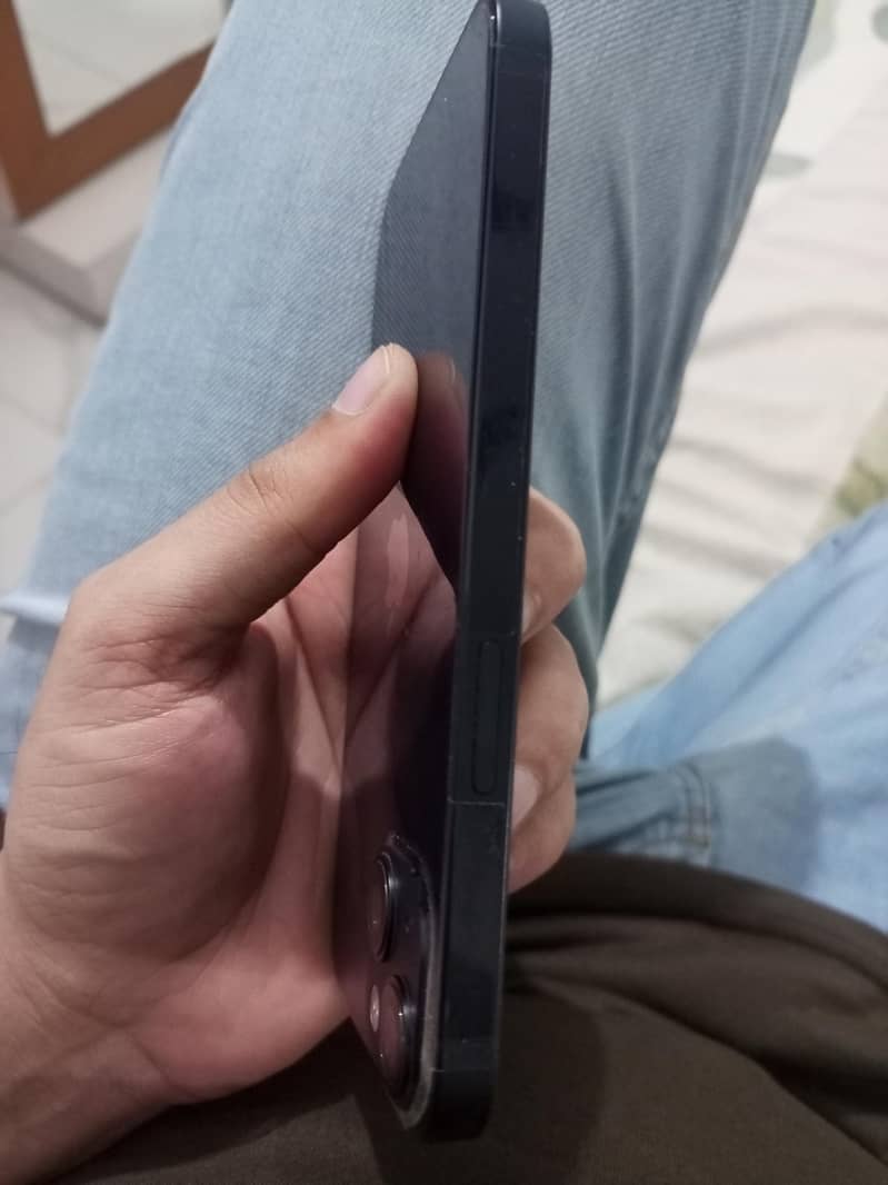Apple iPhone 13 7
