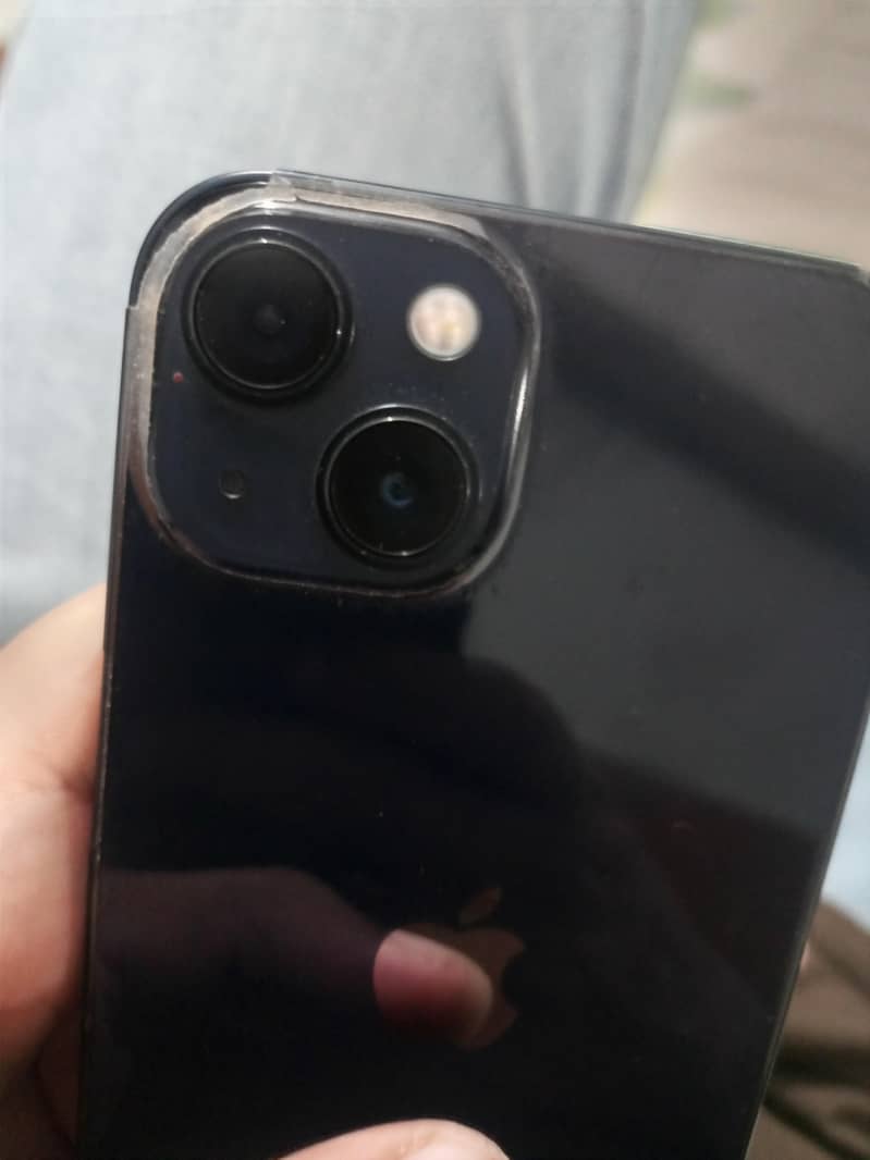 Apple iPhone 13 8