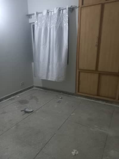 PHA FLAT GROUND FLOOR FOR RENT EXTRA LAND