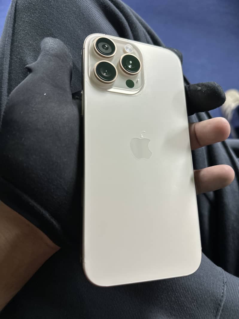 Apple iPhone 16 Pro Max 5