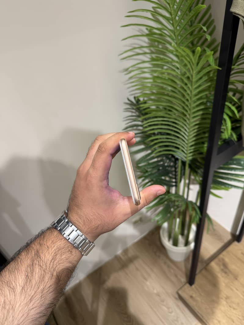 Apple iPhone 8 Plus 4