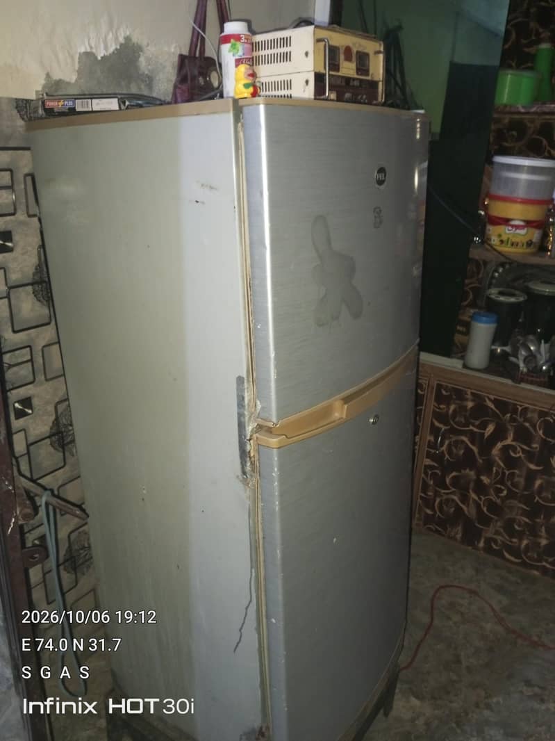 PEL REFRIGERATOR MEDIUM SIZE 2