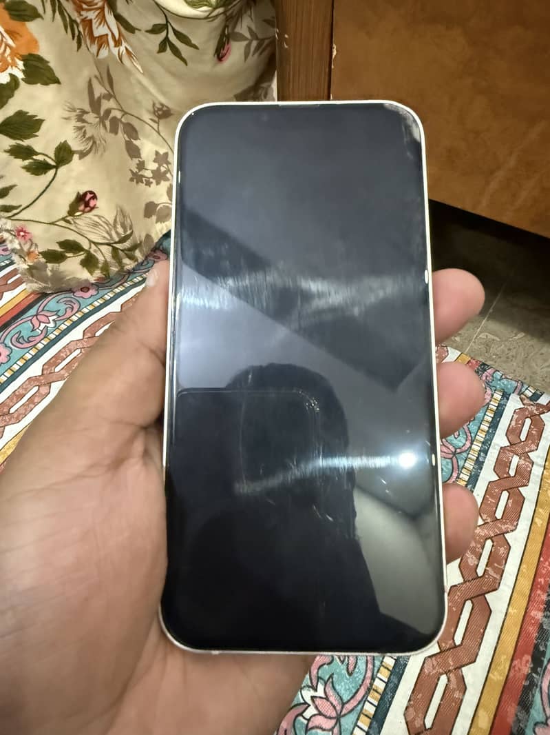 Apple iPhone 13 2