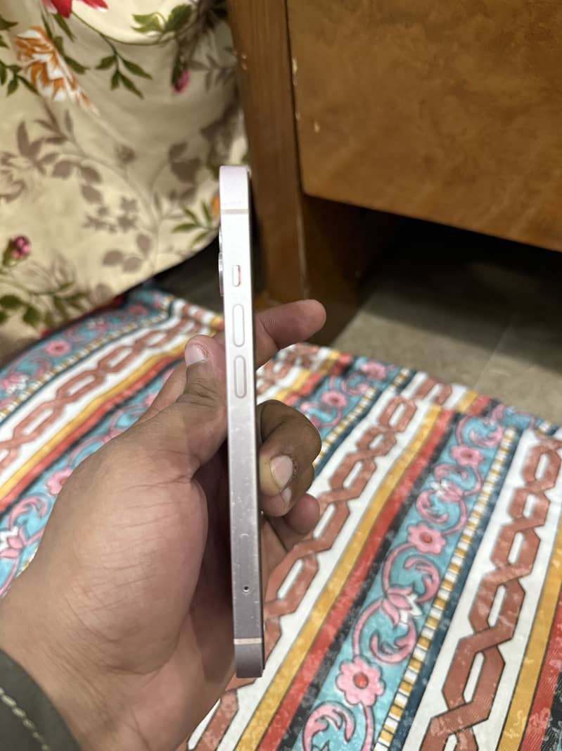 Apple iPhone 13 3
