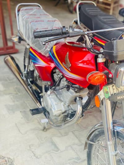 Honda bike 125CG 0326/75/44/872/ urgent for sale model 2011