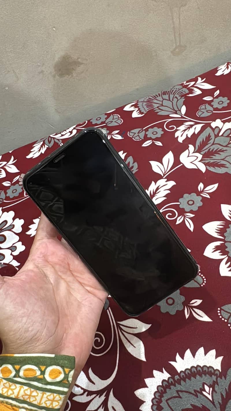 Apple iPhone 11 Pro 1
