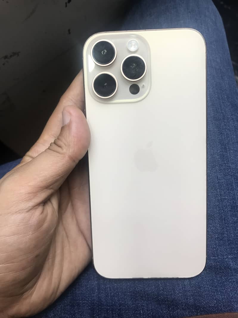 iPhone 16 Pro Max 2