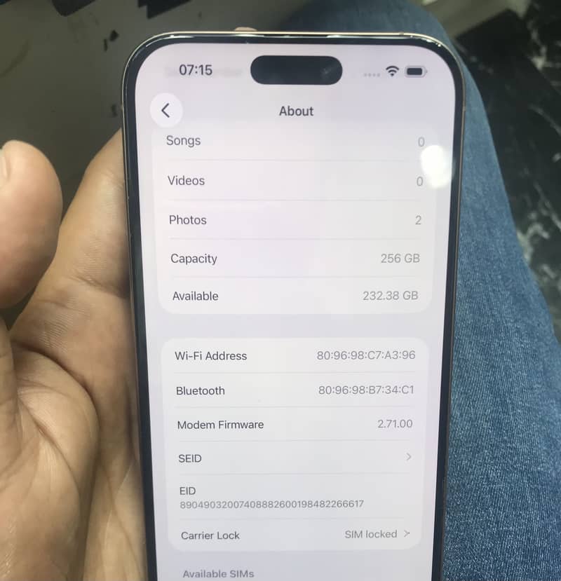 iPhone 16 Pro Max 4