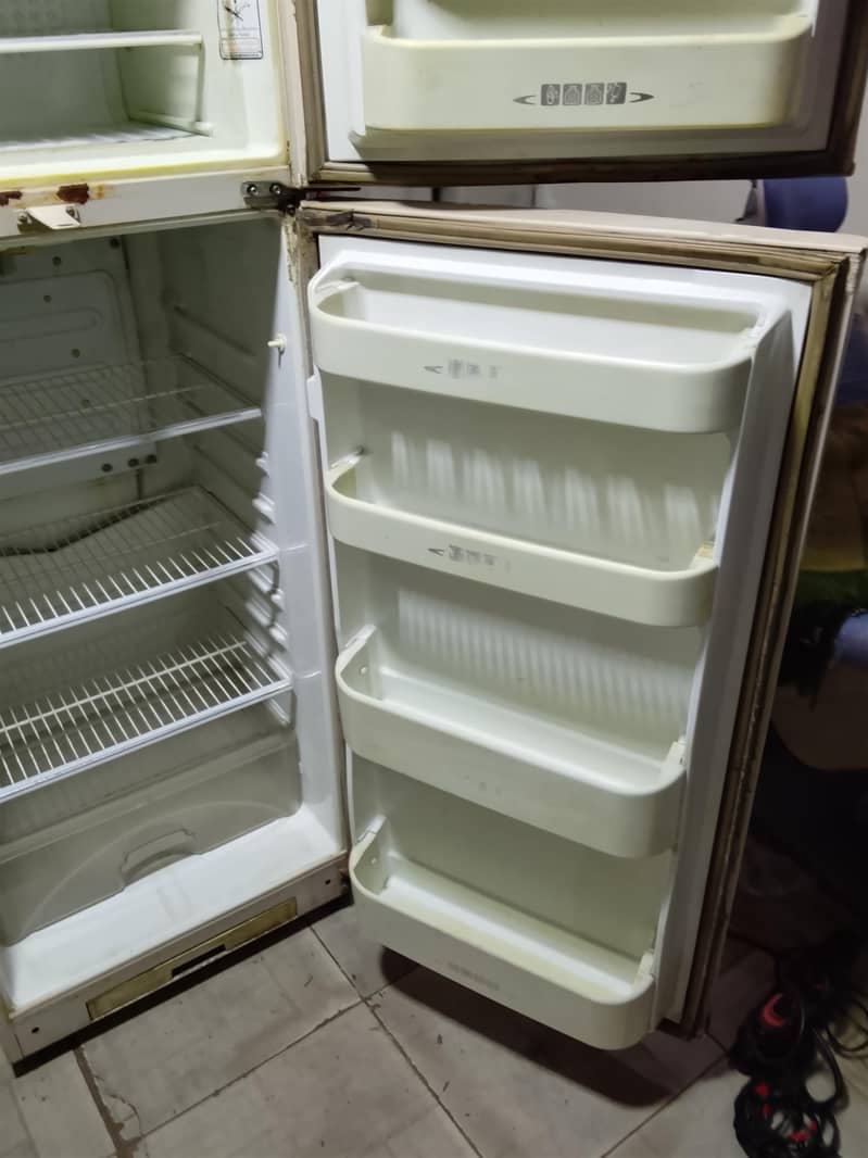 Dawlance fridge 8