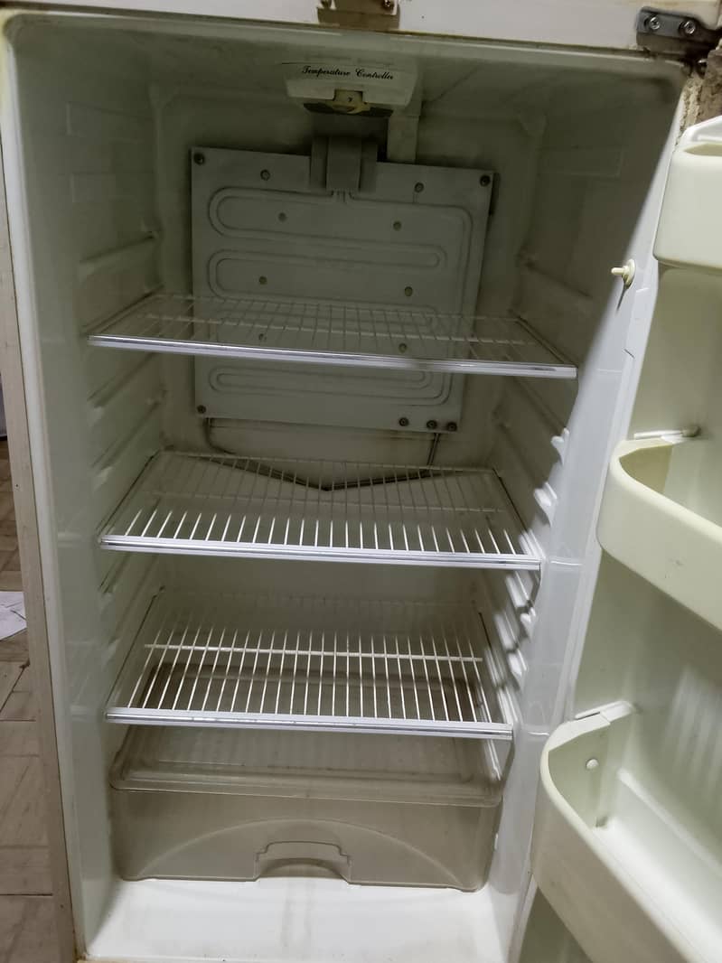 Dawlance fridge 9