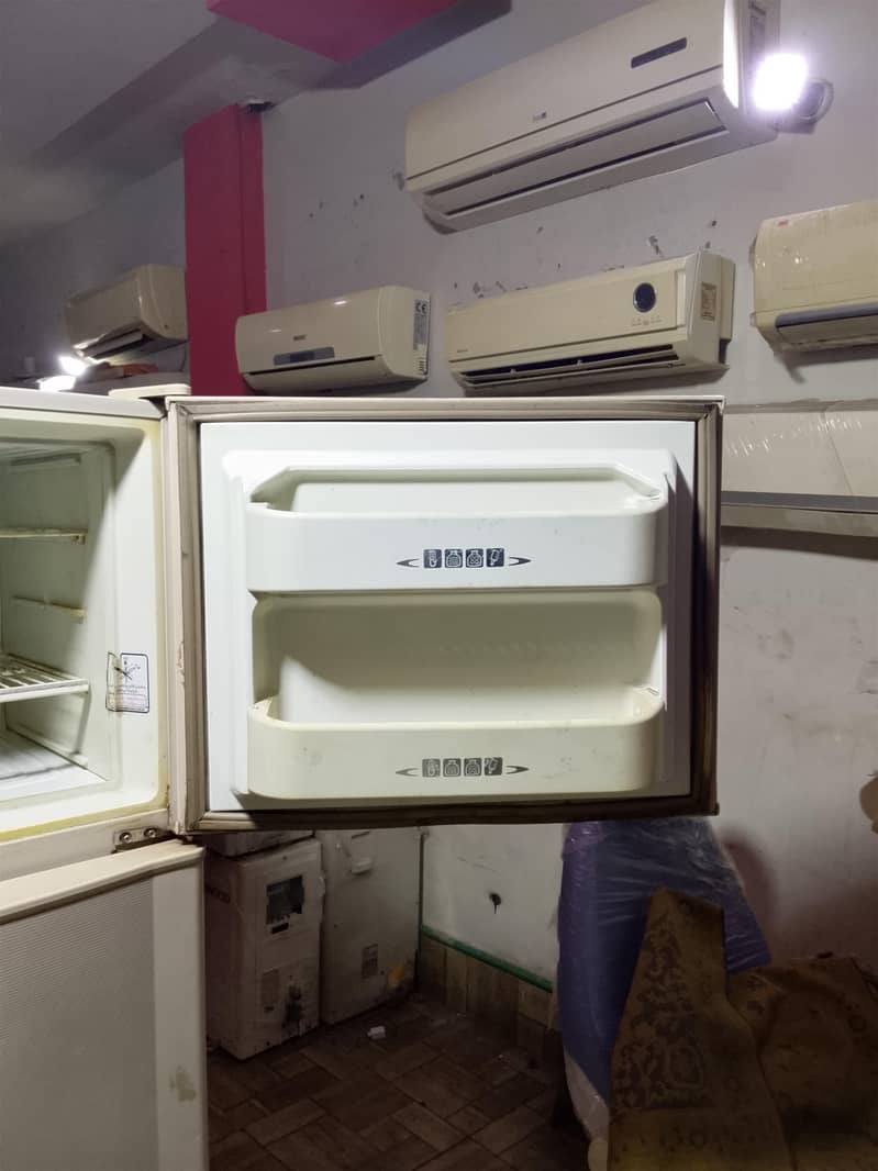 Dawlance fridge 10
