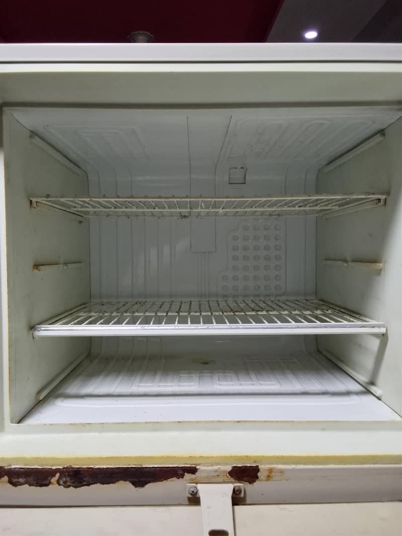 Dawlance fridge 11