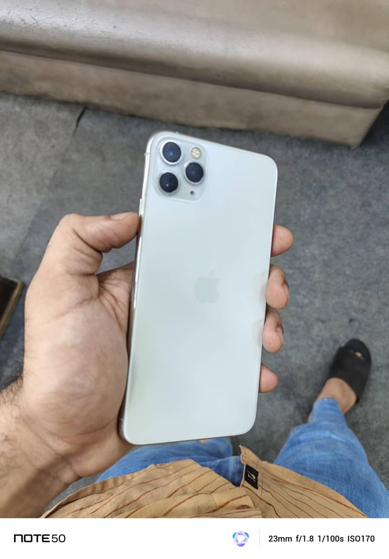 Apple iPhone 11 Pro Max 0