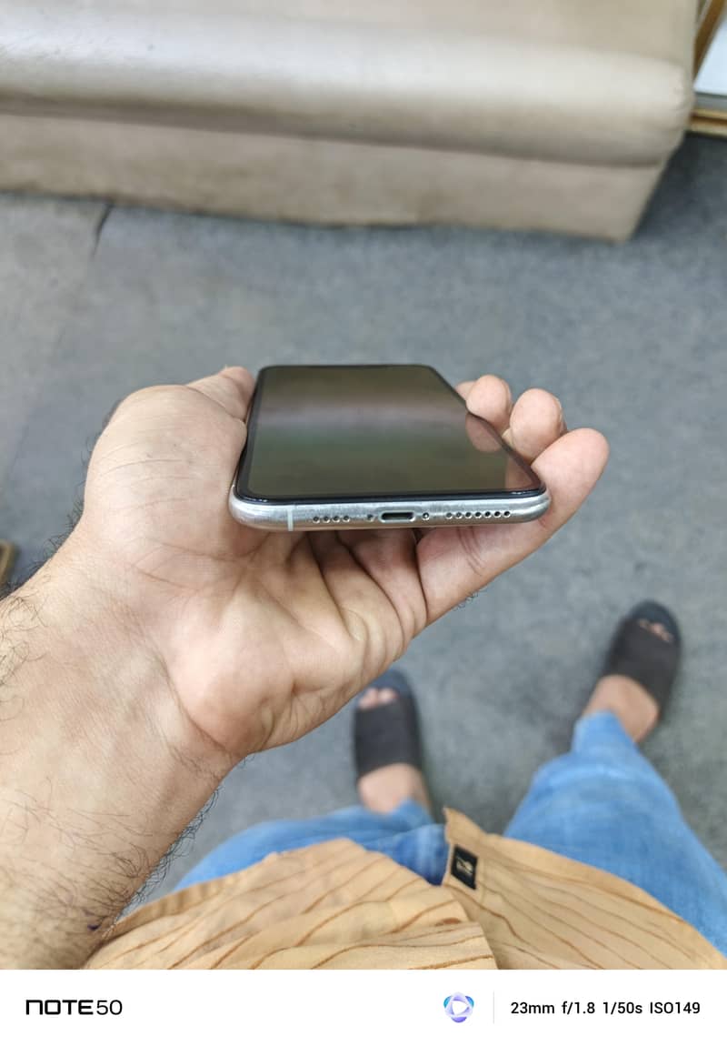 Apple iPhone 11 Pro Max 3