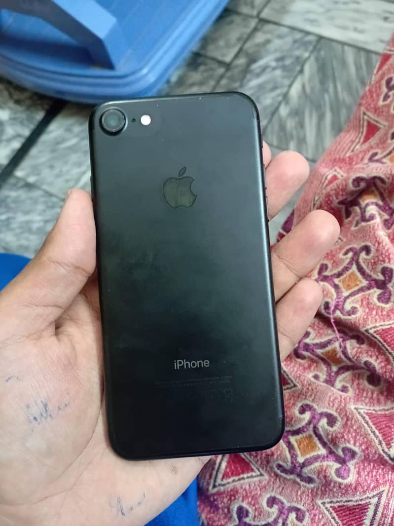 Apple iPhone 7 0