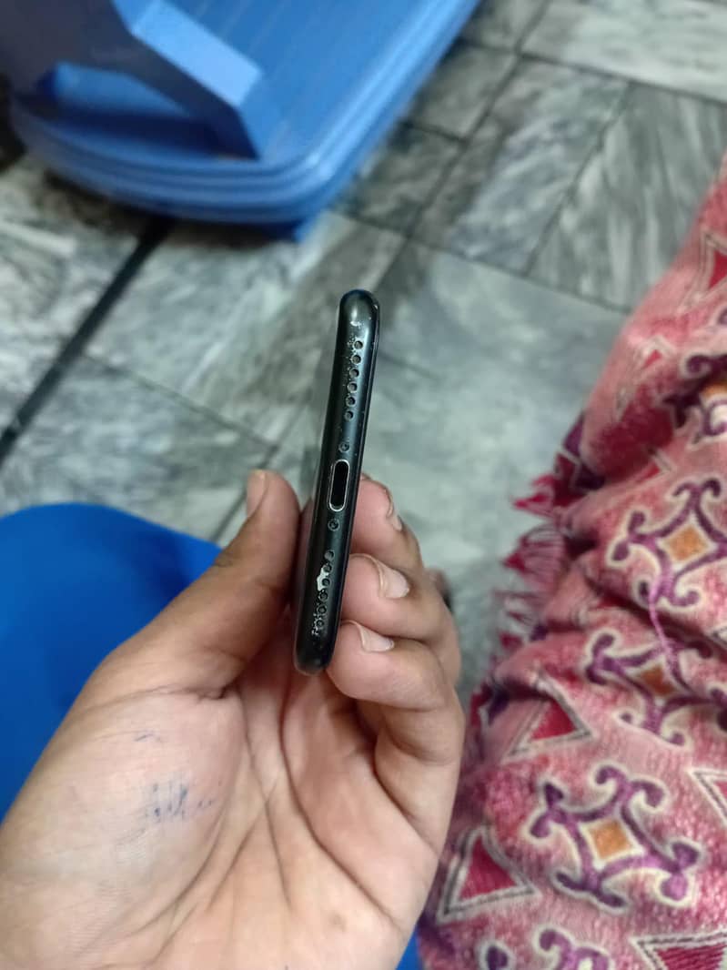 Apple iPhone 7 2