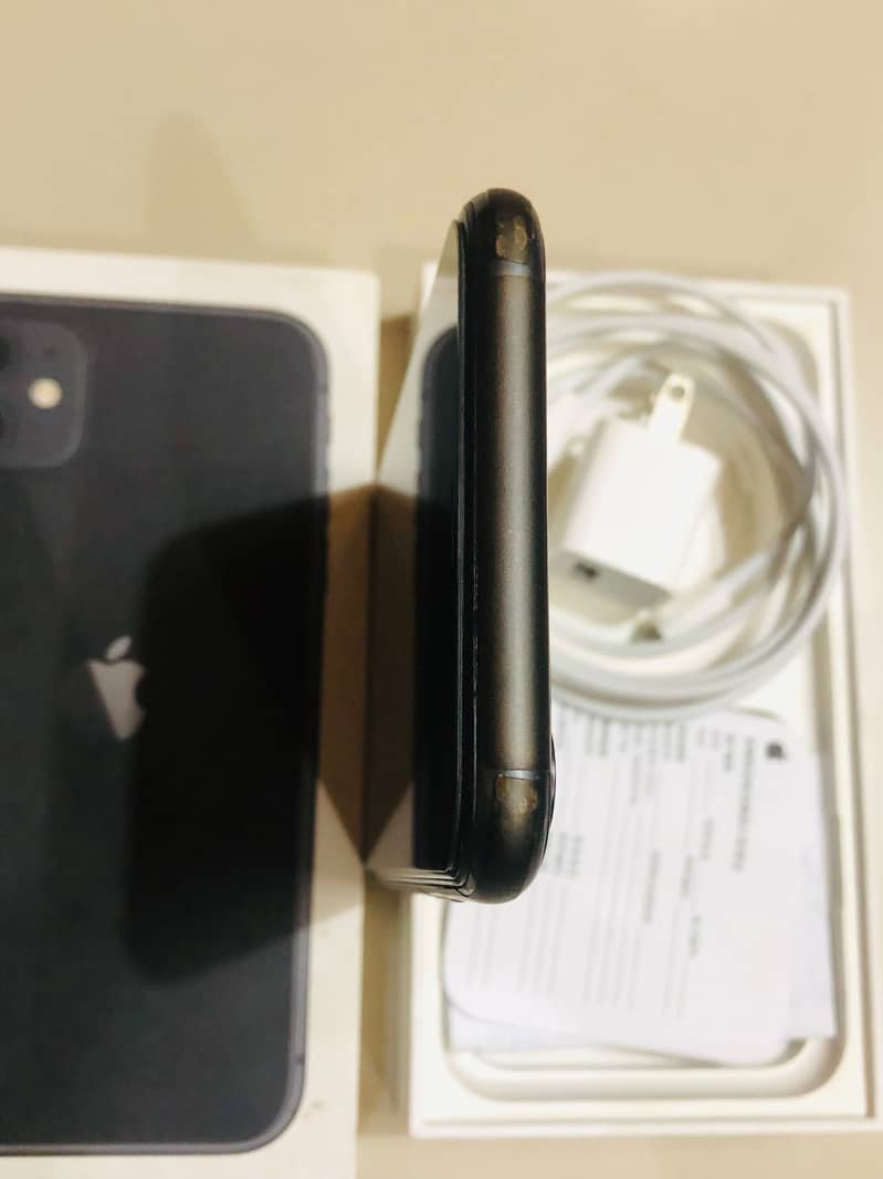 Apple iPhone 11 4