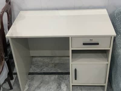 Study table / computer table