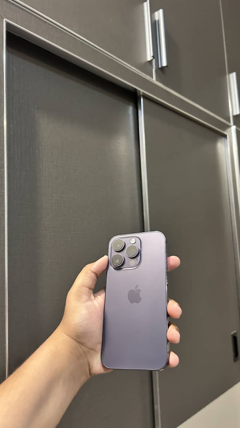Apple iPhone 14 Pro 0
