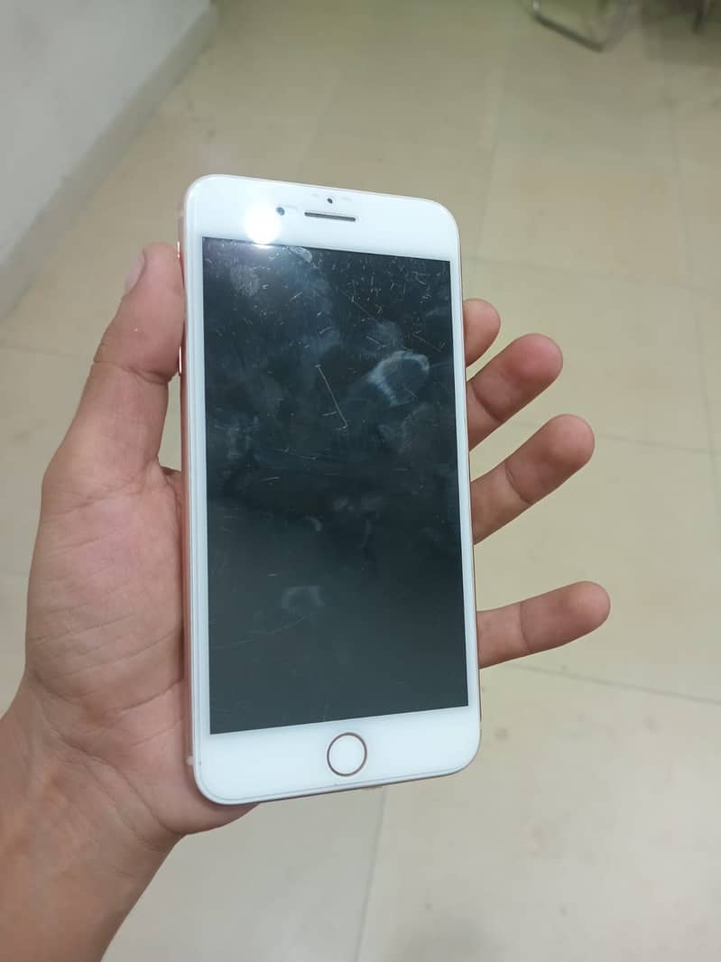 Apple iPhone 8 Plus 0