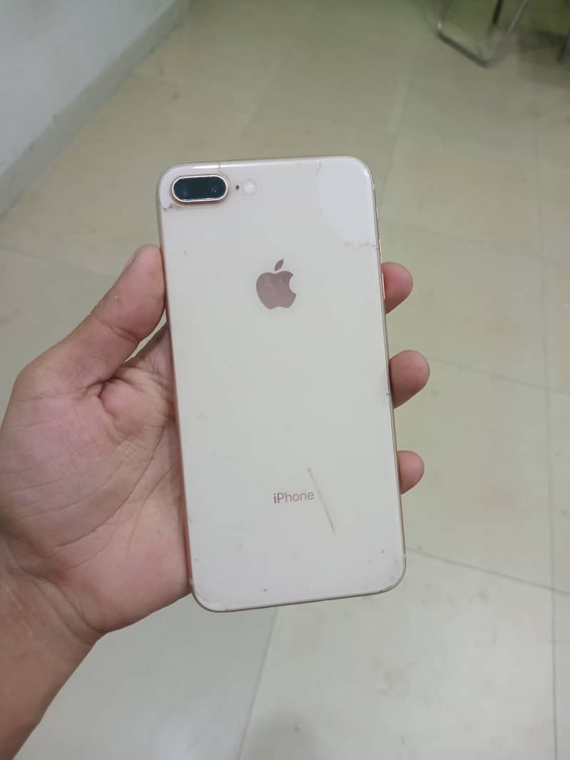 Apple iPhone 8 Plus 1