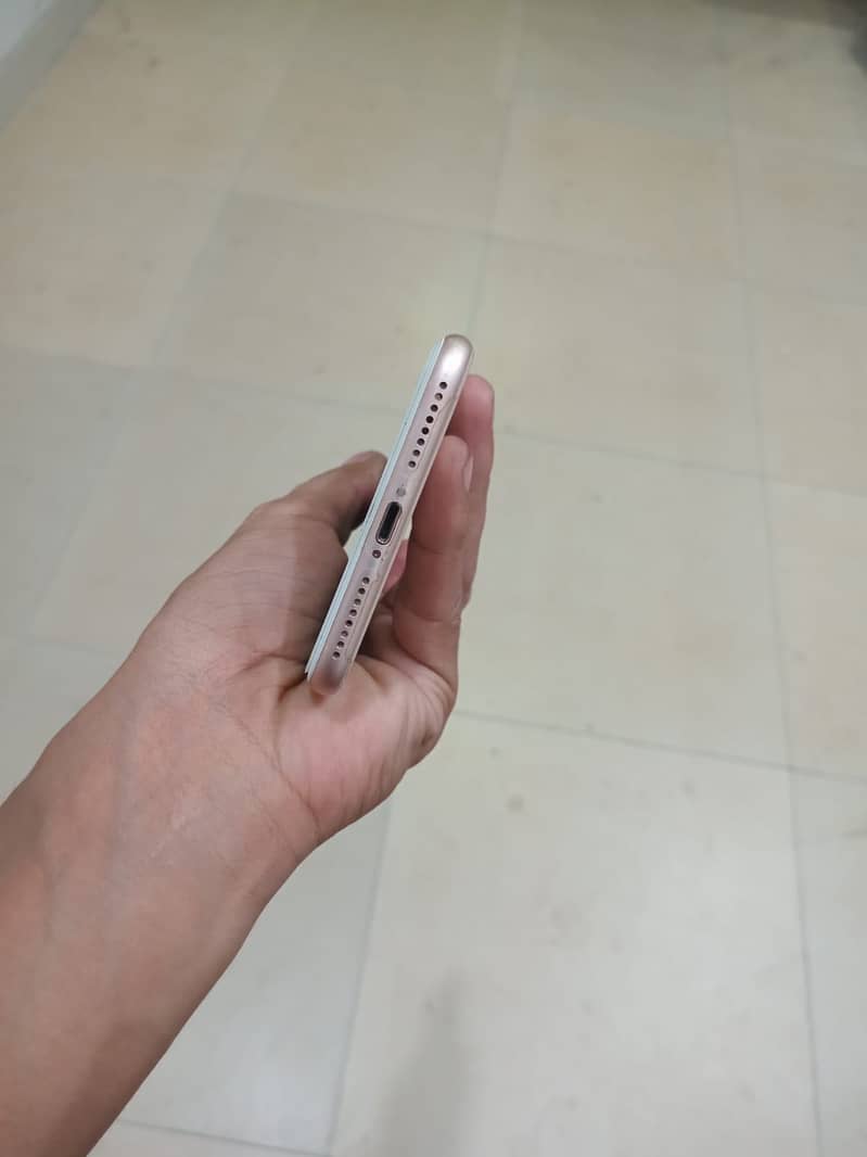 Apple iPhone 8 Plus 6