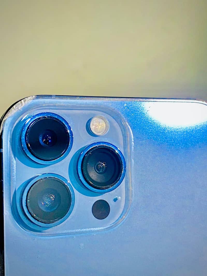 Apple iPhone 13 Pro Max 3