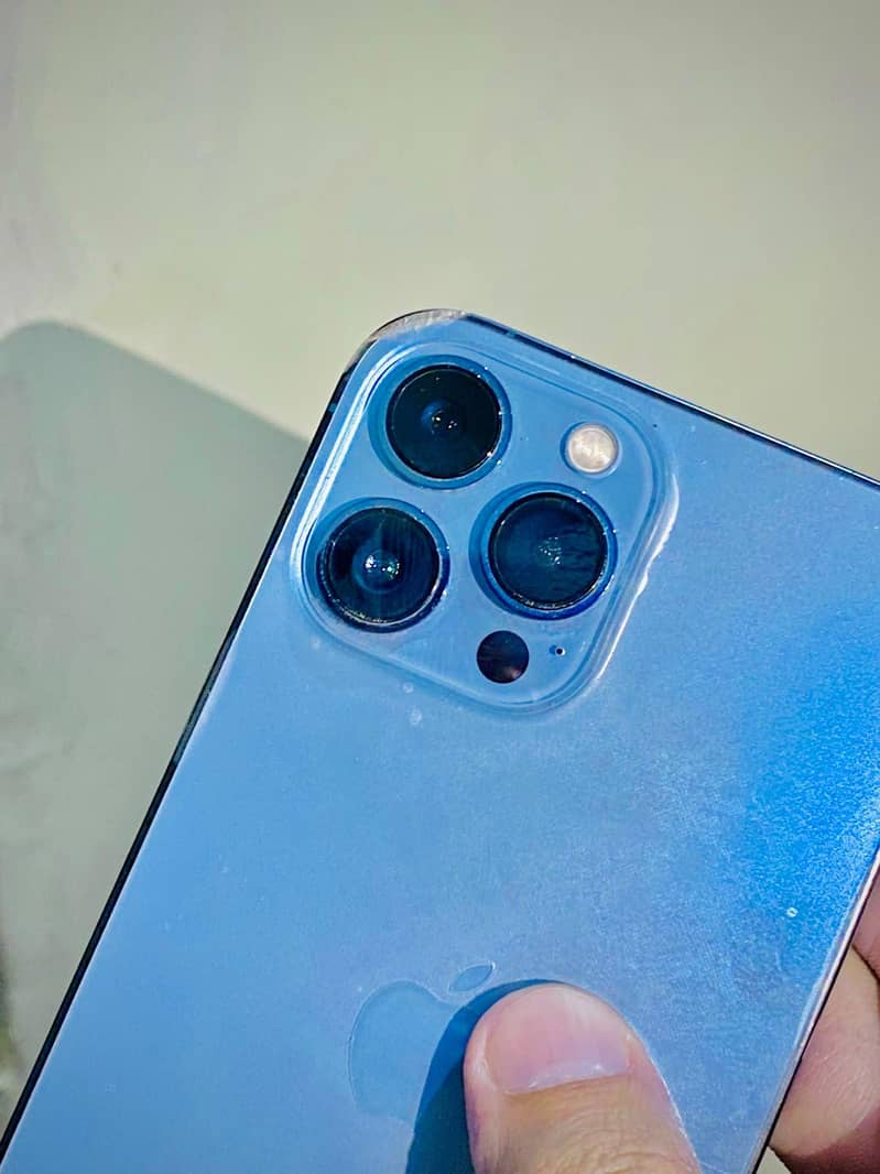 Apple iPhone 13 Pro Max 4