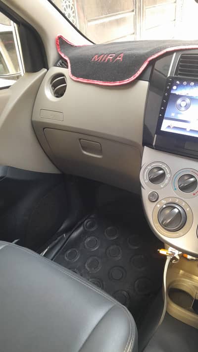 Daihatsu Mira 2012