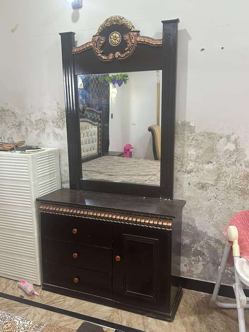Bed set & Dressing Table 1