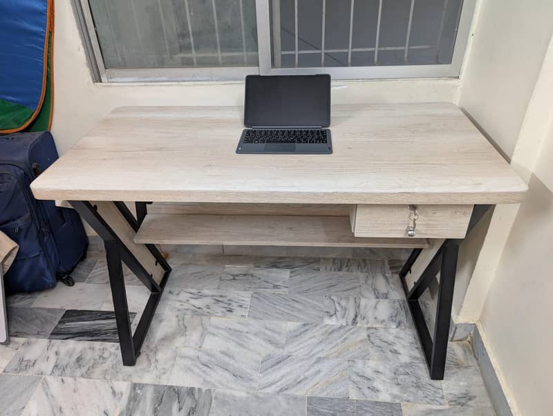 Computer Table with Chair 0