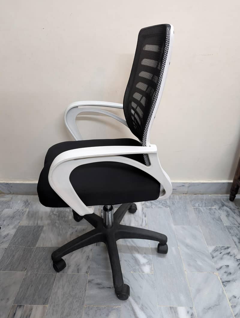 Computer Table with Chair 9