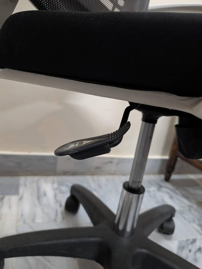 Computer Table with Chair 16