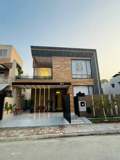 10 Marla Prime Location Beautiful House For Sale Bahria Town Lahore