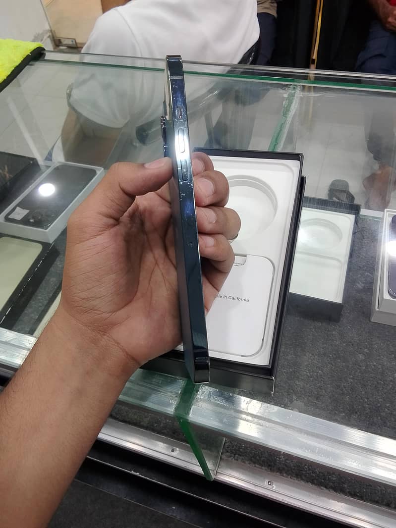 Apple iPhone 12 Pro Max 1