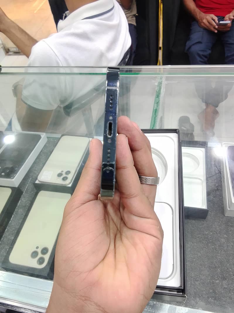 Apple iPhone 12 Pro Max 2