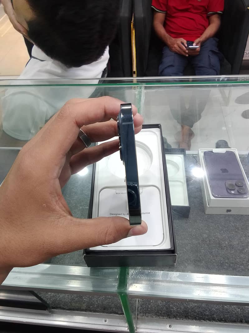 Apple iPhone 12 Pro Max 4
