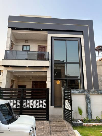 5 Marla Brand New House For Sale In Park View City Lahore Premium Finishing & Solar