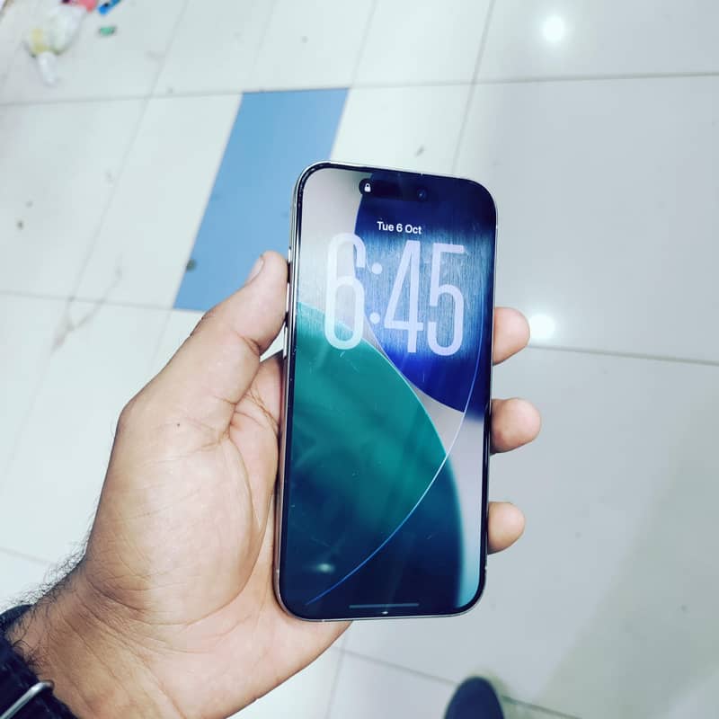 Apple iPhone 15 Pro 6