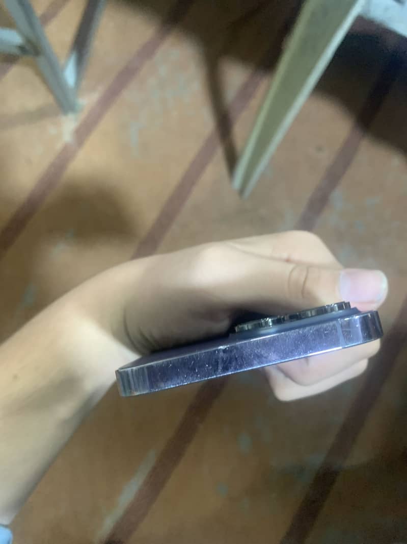 Apple iPhone 14 Pro Max 1