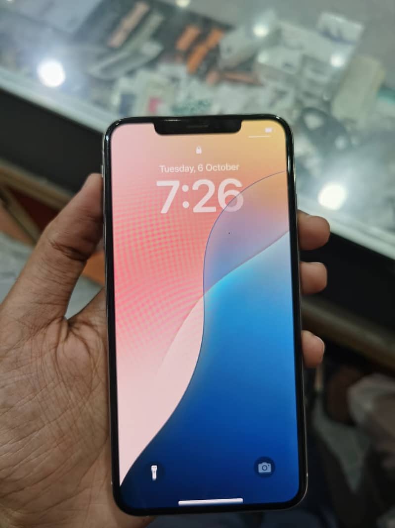 Apple iPhone XS Max 1