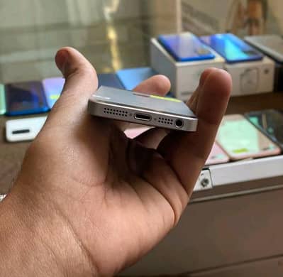 iPhone 5s 128 GB noun PTA
