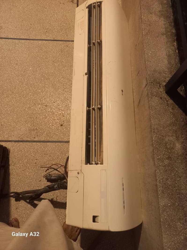 LG 2 ton split heat&cool 0