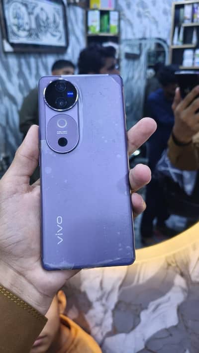 Vivo V40