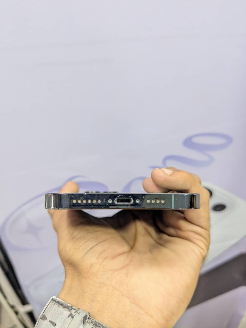 Apple iPhone 13 Pro Max 3