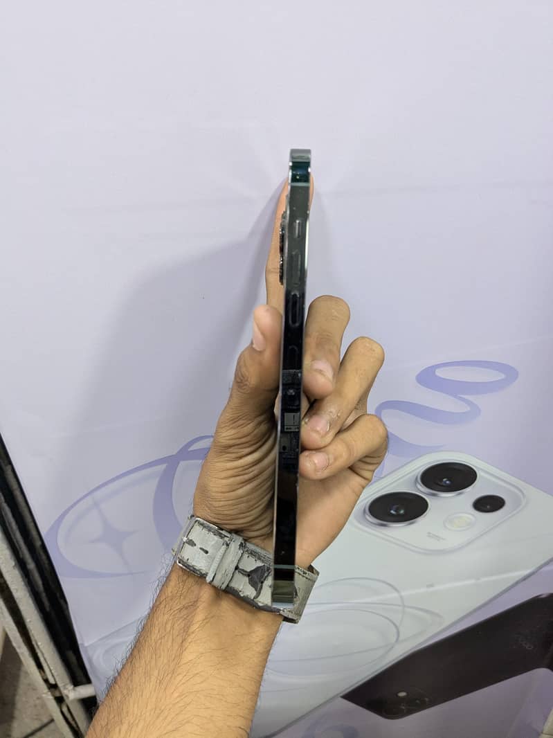 Apple iPhone 13 Pro Max 6