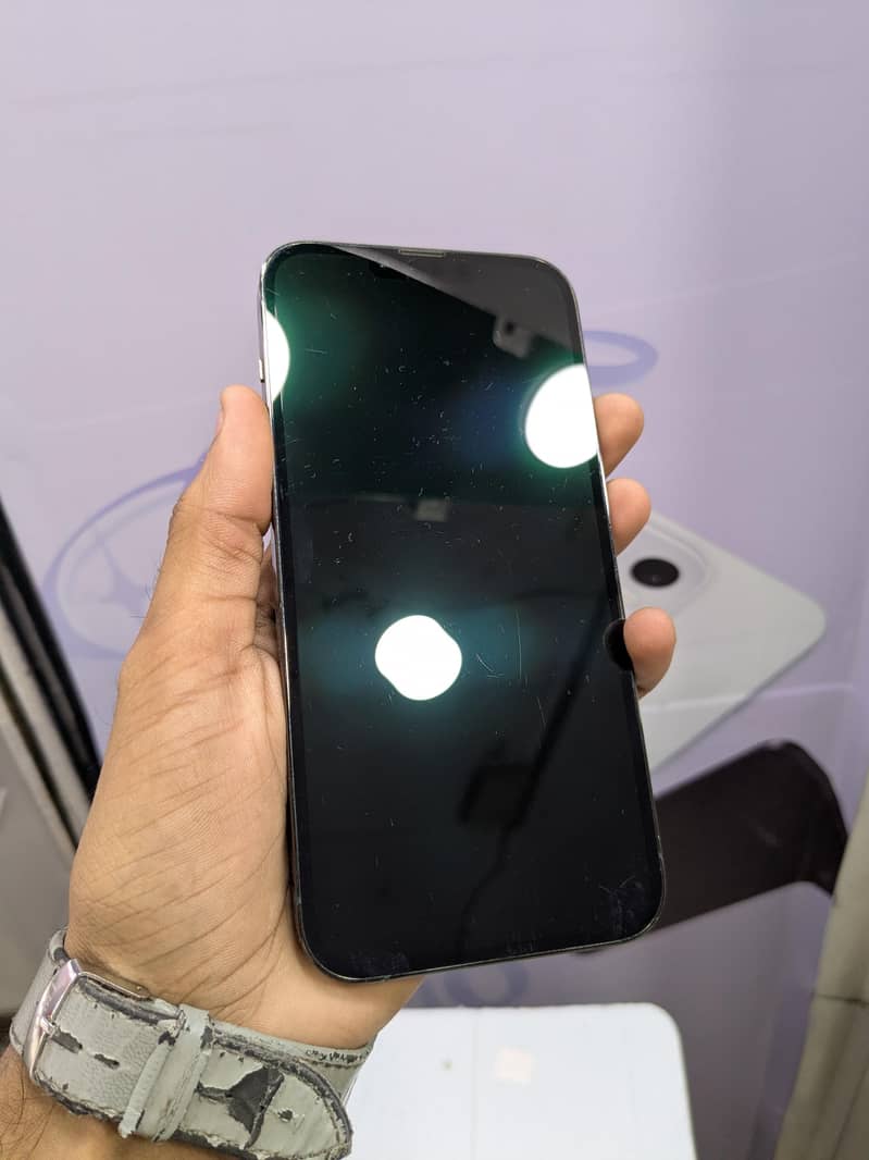 Apple iPhone 13 Pro Max 8