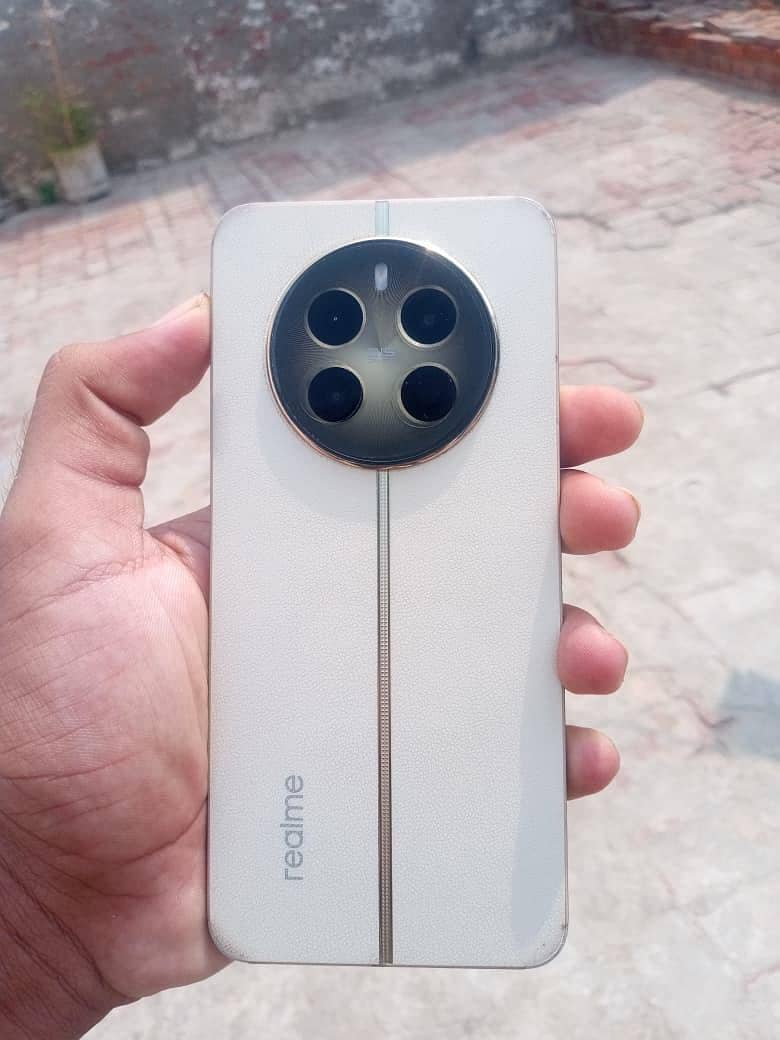Realme 12 Plus 0